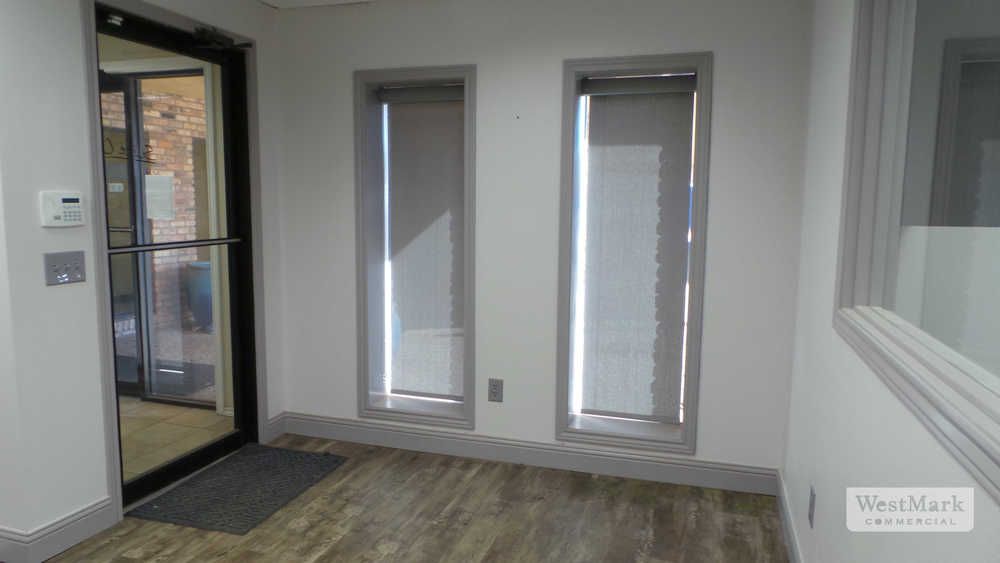 Remodeled Office Suite for Lease : 8207 Ithaca Ave, Lubbock, TX 79423